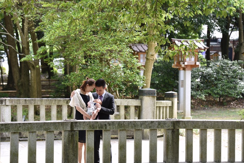 橿原神宮でのお宮参りの写真・奈良の南部で主役は神社を吹き抜ける風で気持ち良さそう15.5.31_c0324376_16222389.jpg