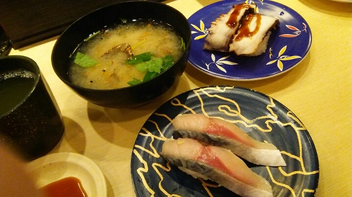 週明けのランチは回転寿司(´・ω・`)_c0212604_14255425.jpg