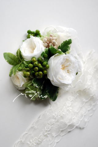 ホワイトローズの花冠＆リストレット_a0136507_21160851.jpg