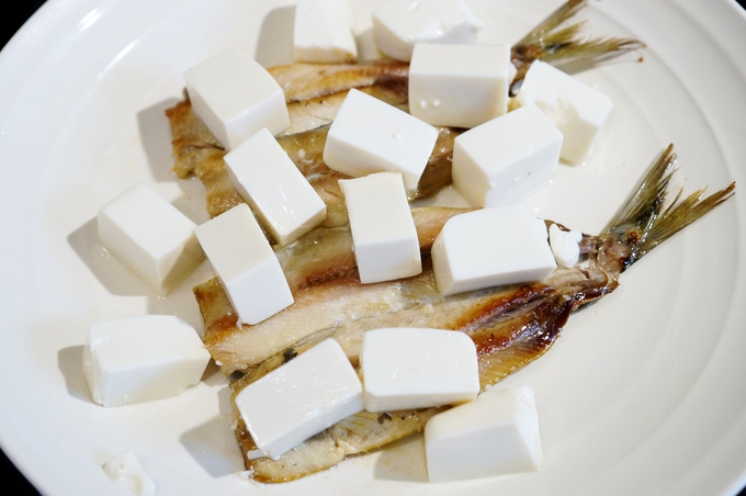【簡単！鰯／豆腐とお野菜のチーズレモン焼き】Meijiさんのスライスチーズで濃厚な味わいです♪_b0033423_17595656.jpg