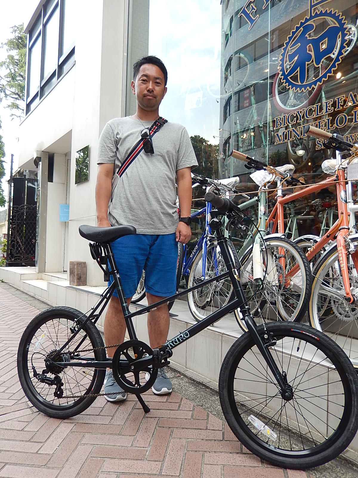 6月1日　渋谷　原宿　の自転車屋　FLAME bike前です_e0188759_12112747.jpg