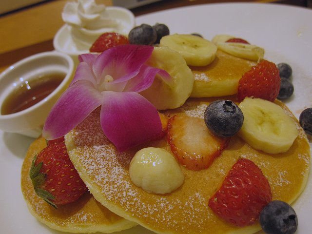 miyabiカフェ浅草橋店 フルーツパンケーキ 何となく甘美な表層 パンケーキ編 miyabiカフェ浅草橋店 フルーツパンケーキ 何となく甘美な表層 パンケーキ編