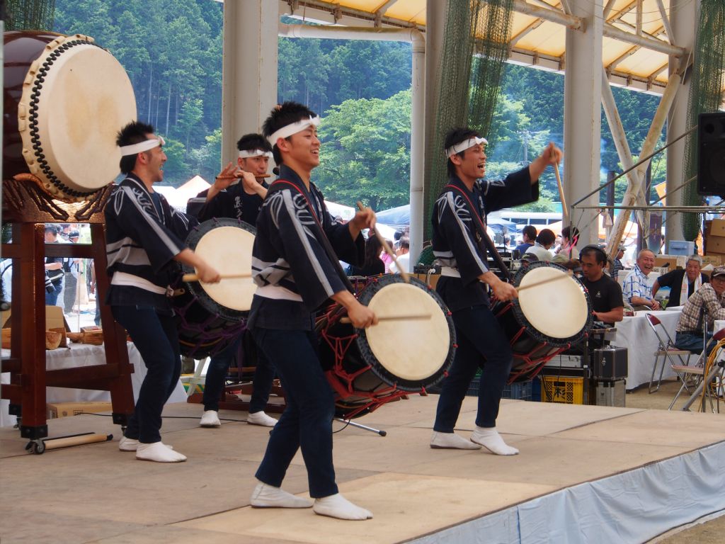第15回 日本チェンソーアート競技大会 in 東栄 2015_e0200287_10114034.jpg
