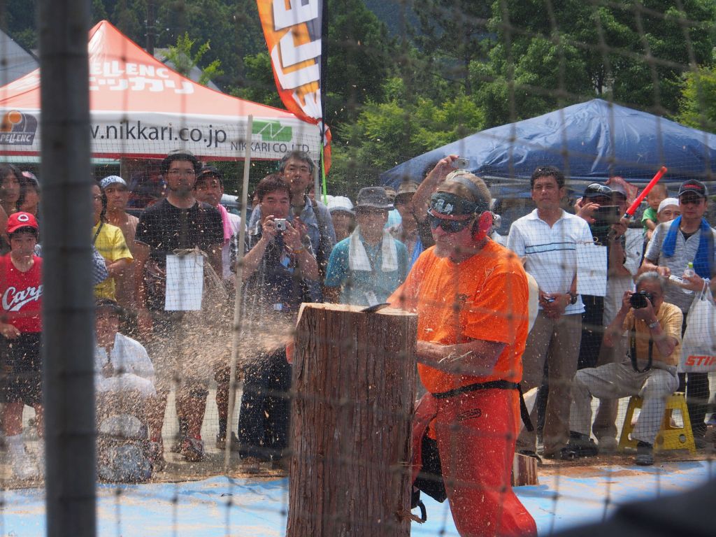 第15回 日本チェンソーアート競技大会 in 東栄 2015_e0200287_10122255.jpg