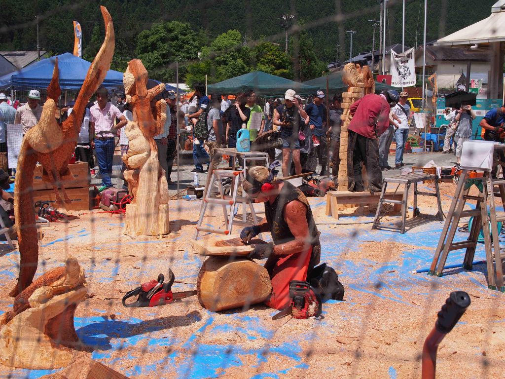 第15回 日本チェンソーアート競技大会 in 東栄 2015_e0200287_1084517.jpg