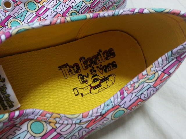 VANS THE BEATLES YELLOW SUBMARINE ALL YOU NEED IS LOVE_b0042308_1382989.jpg