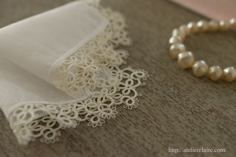 すずらんシリーズの刺繍とカルトナージュ_a0157409_08293118.jpg