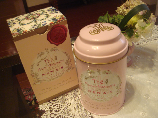 ピンクの可愛い紅茶缶 Nina S ロッサクララのおいしい紅茶じかん ｔｅａ ｇａｒｄｅｎ