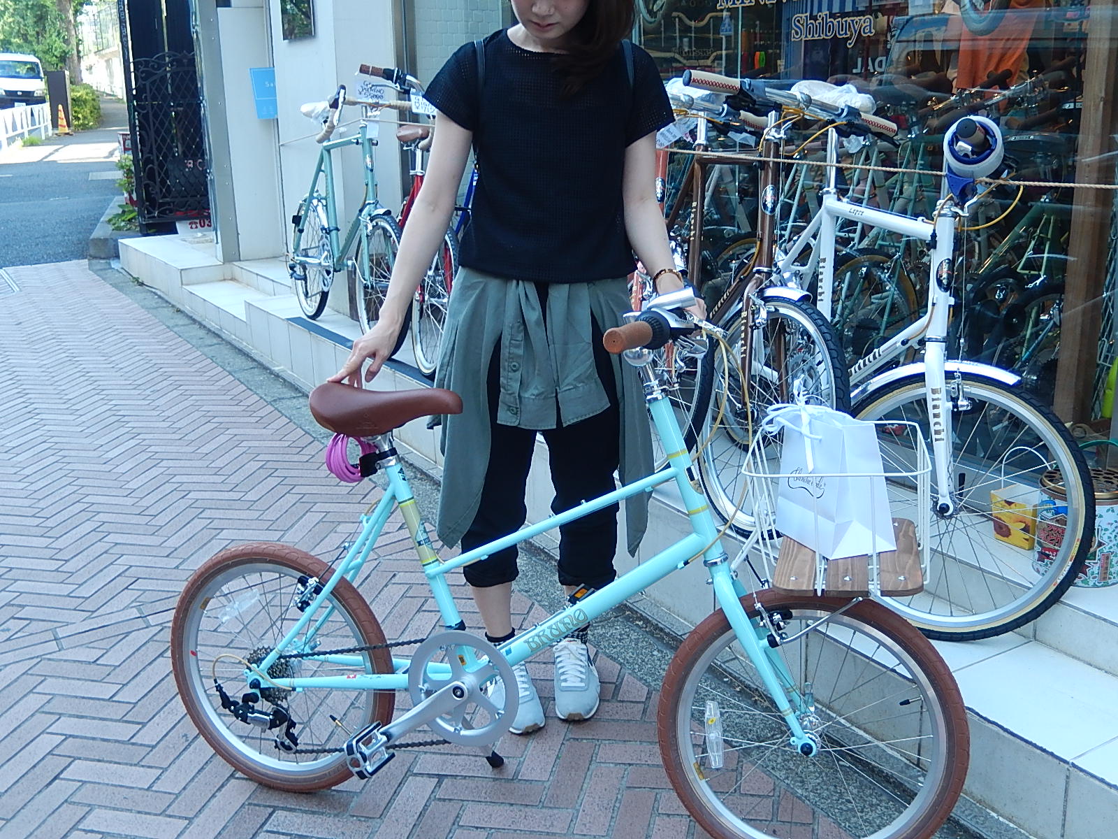 6月4日　渋谷　原宿　の自転車屋　FLAME bike前です_e0188759_18344100.jpg