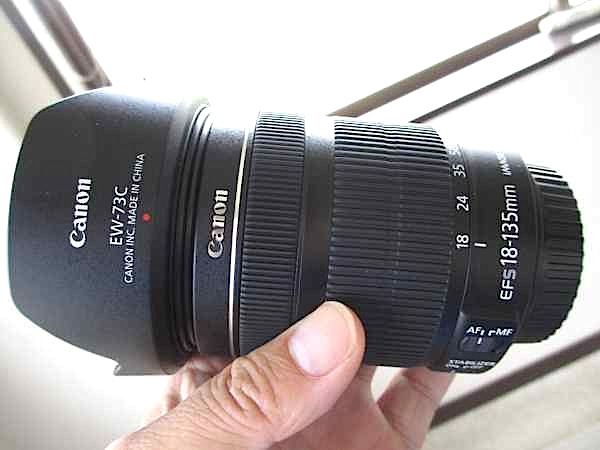 機材 キヤノンef S18 135mm F3 5 5 6 Is Stmに超広角レンズ用フードを付けてみる ヒマラヤ山麓互助会