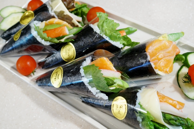【スライスチーズ入り　洋風手巻きSUSHI！】Meijiさんの「贅沢スライスチーズ」で濃香！最高の味わいです♪_b0033423_17341612.jpg