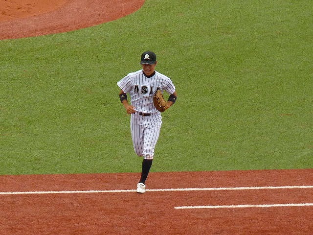 中央大対亜細亜大　５月１９日　東都大学野球１部　後半_b0166128_1102457.jpg