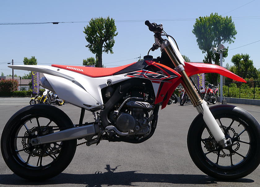 中古車輌　ＣＲＦ250Ｒ_f0178858_1514612.jpg