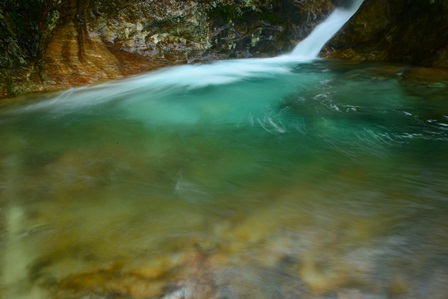 水の色合い　　前鬼川本谷_c0303868_856458.jpg