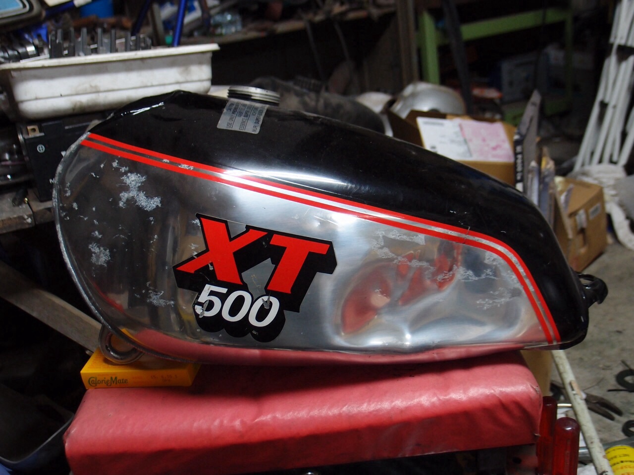 XT500アルミタンクの板金…とSDR純正オーバーサイズピストンの XT500アルミタンクの板金…とSDR純正オーバーサイズピストンの