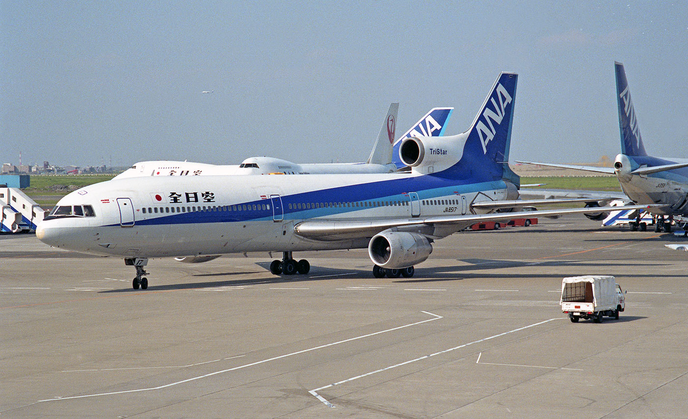 Lockheed L-1011-385-1 TriStar 1 / JA8517 : SKY LOUNGE GARDEN Lockheed L-1011-385-1 TriStar 1 / JA8517 : SKY LOUNGE GARDEN