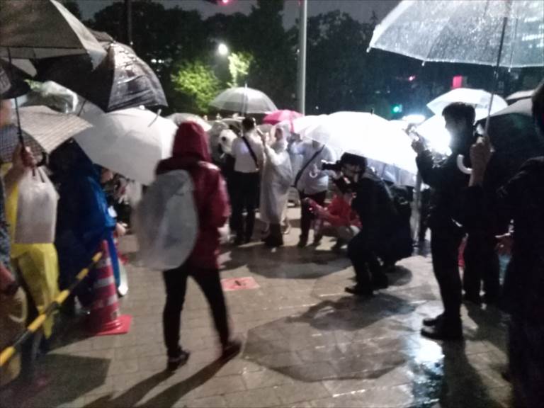 2015/6/5　雨の中、約1900人が国会・官邸前で抗議_c0024539_022196.jpg