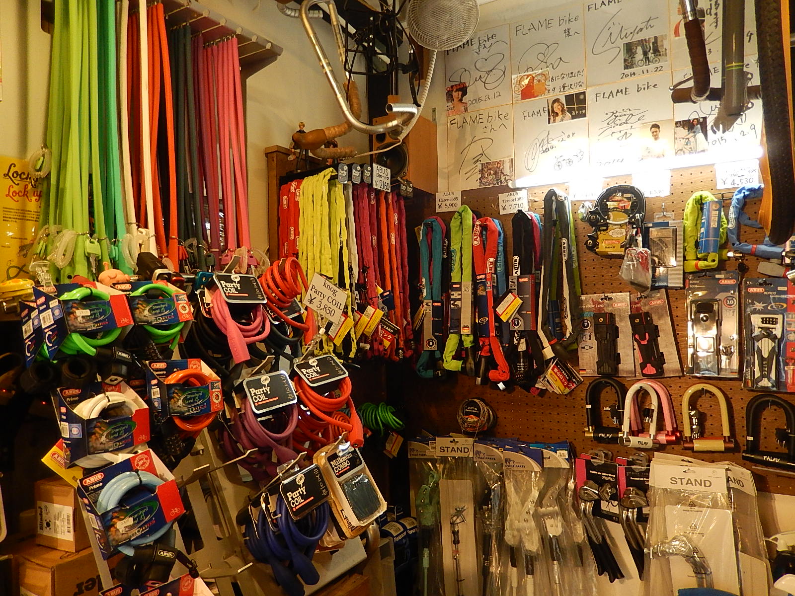 6月6日 渋谷 原宿 の自転車屋 FLAME bike前です_e0188759_13124619.jpg