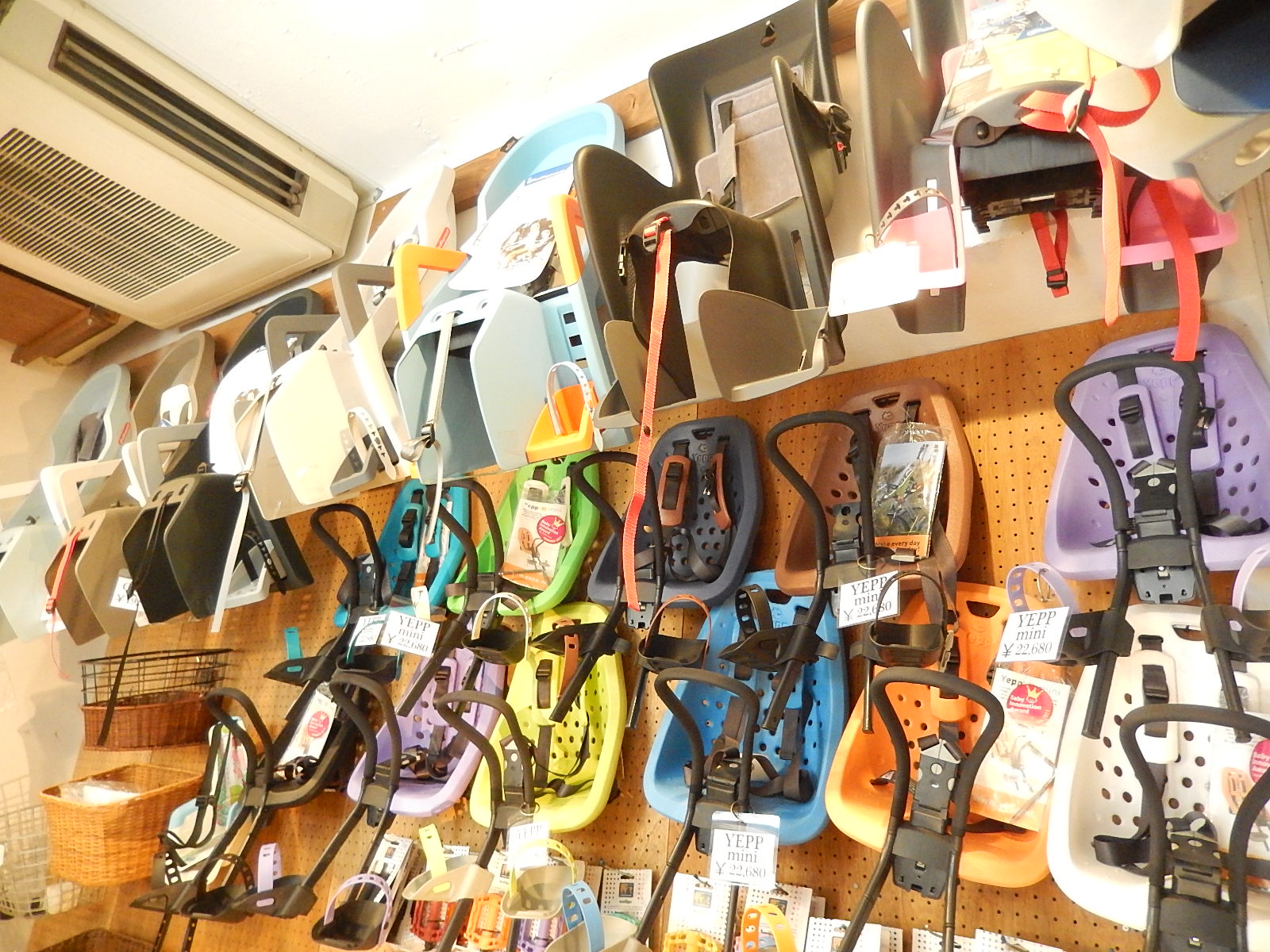 6月6日 渋谷 原宿 の自転車屋 FLAME bike前です_e0188759_13231989.jpg