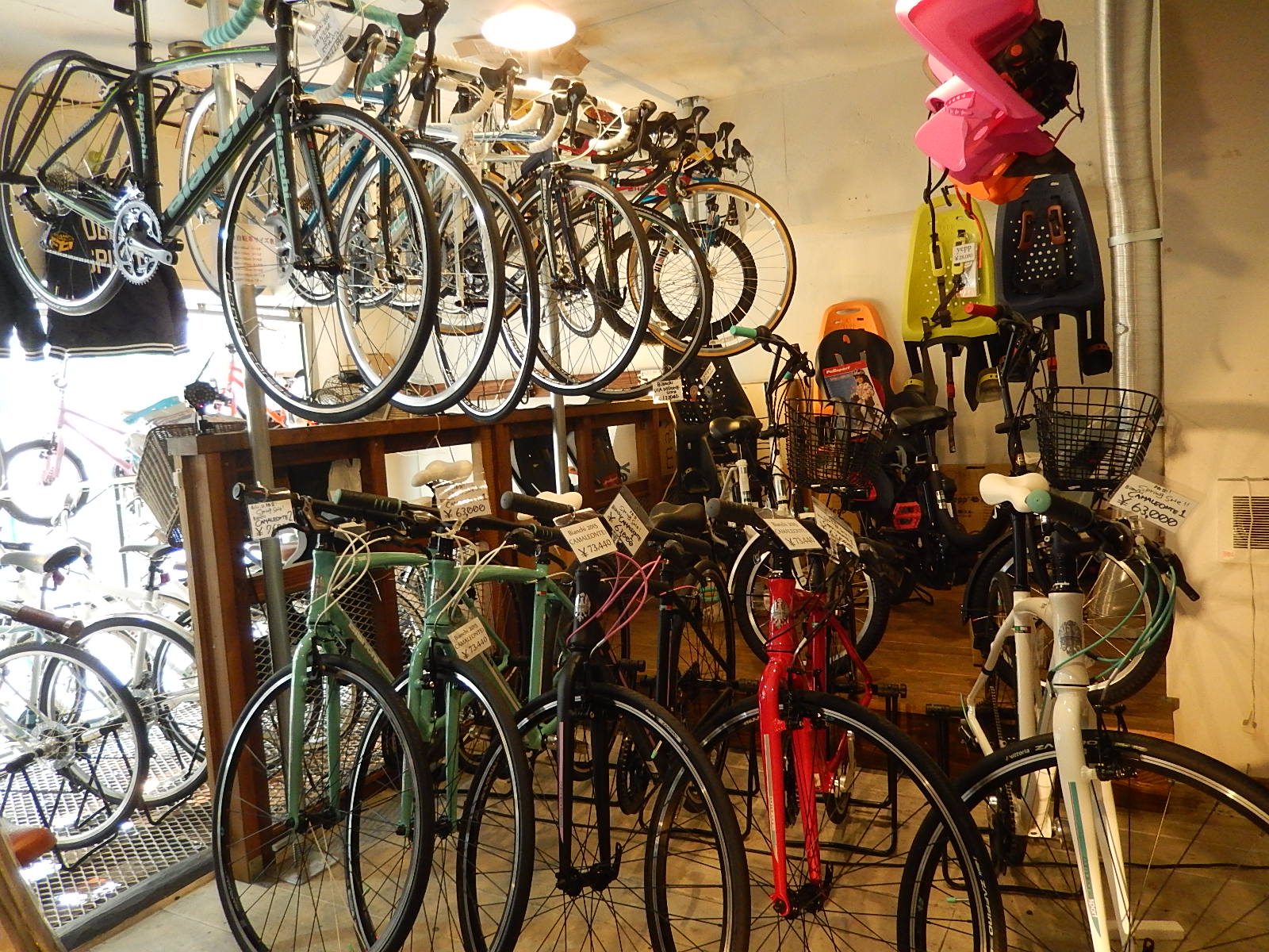 6月6日 渋谷 原宿 の自転車屋 FLAME bike前です_e0188759_1327656.jpg