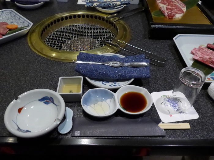 新宿「やきにく亭 六歌仙」へ行く。_f0232060_12562259.jpg