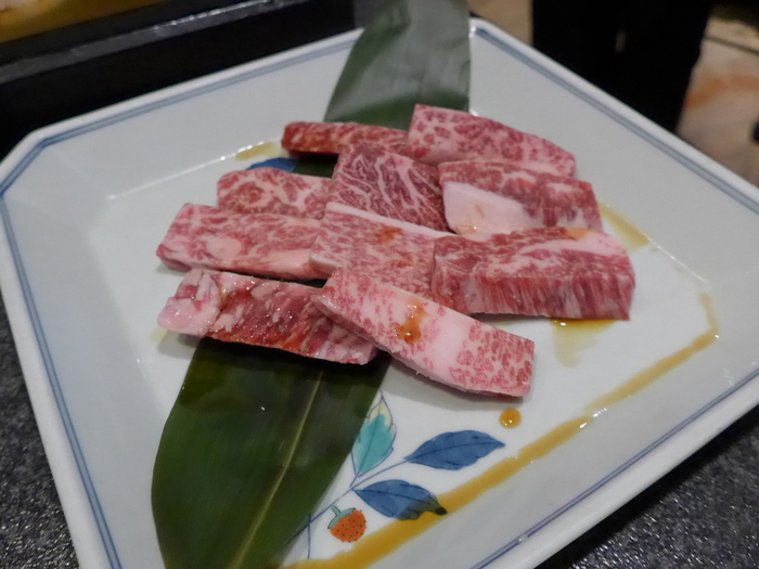 新宿「やきにく亭 六歌仙」へ行く。_f0232060_137279.jpg