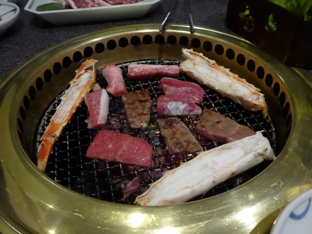 新宿「やきにく亭 六歌仙」へ行く。_f0232060_1393989.jpg