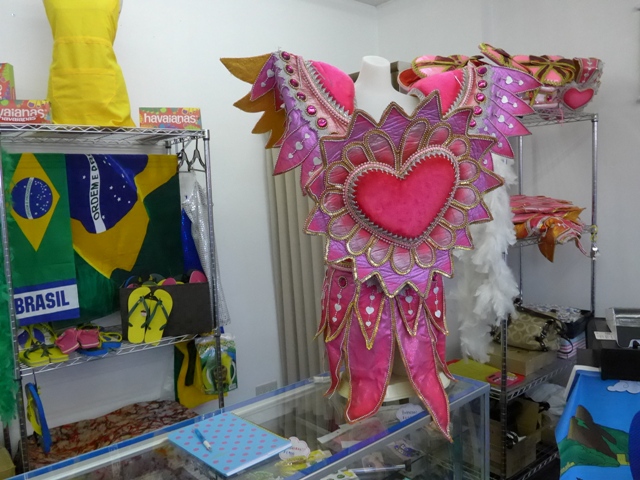 大泉ブラジルタウン「スーパータカラ」へ行く。_f0232060_16203488.jpg