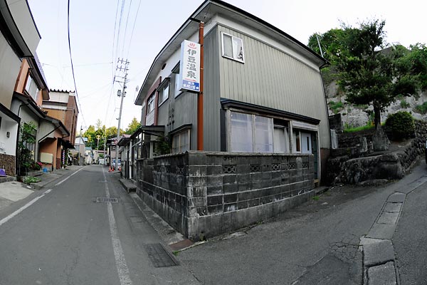 伊豆温泉(源泉名:不明)@由利本荘市矢島町・WEB秘湯_c0043361_64923100.jpg