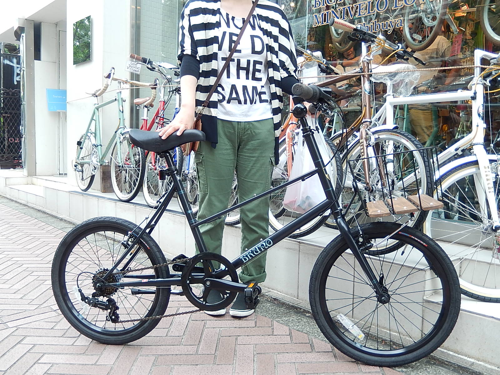 5月7日　渋谷　原宿　の自転車屋　FLAME bike前です_e0188759_19482866.jpg