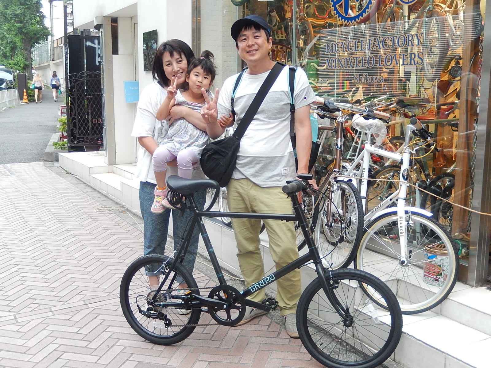 5月7日　渋谷　原宿　の自転車屋　FLAME bike前です_e0188759_19574240.jpg
