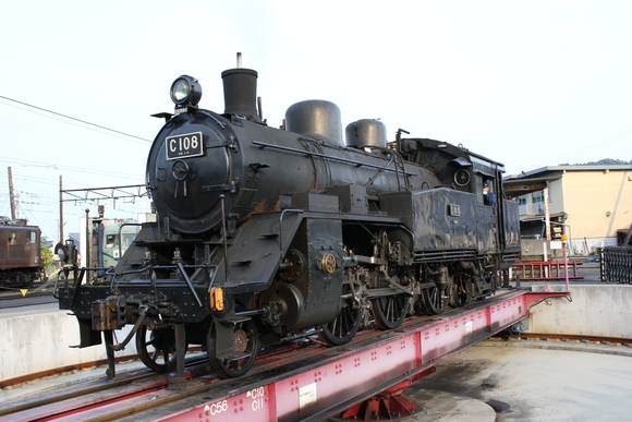 大井川鉄道新金谷駅へ　最終回　臨時SL列車C10 8と南海　2015.05.17_d0187275_1817565.jpg