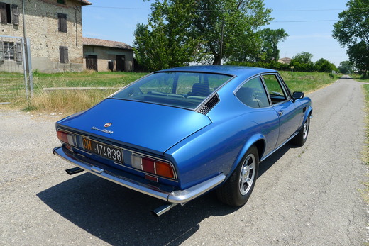 Fiat Dino coupe on the road_a0129711_1292627.jpg