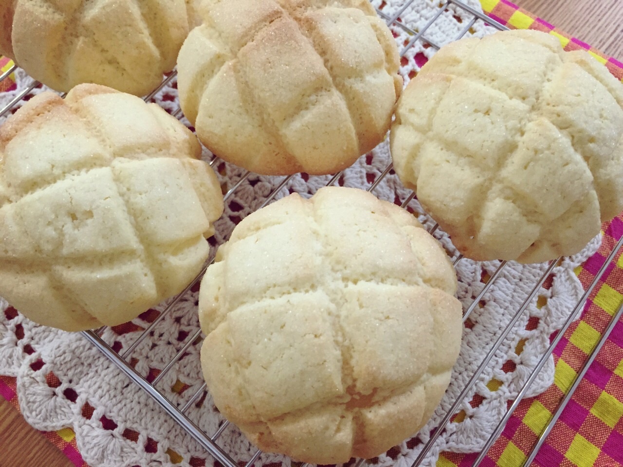 焼き立てメロンパン 滋賀県愛荘町パンとお菓子とアイシングクッキーの教室chaleurの日記 シナモンカフェ