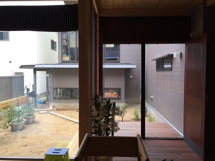 カラマツハウスの玄関 風除室 椿建築所blog