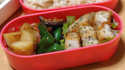 梅雨でもなんでもお弁当！_f0191248_1257516.jpg