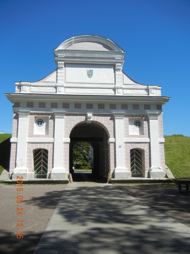 ’15,6,9(火)エストニアのパルヌの荘園⑬!_f0060461_10553279.jpg