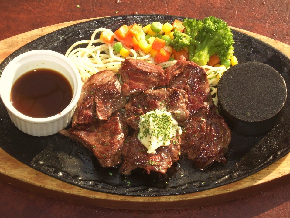 また食事の話ですいません。またヤバイ店。_f0180307_17002910.jpg