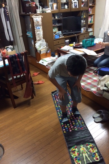 足つぼマット あらゆる素材を削ります 進興金属工業株式会社 この身も削る 社長の全力日記