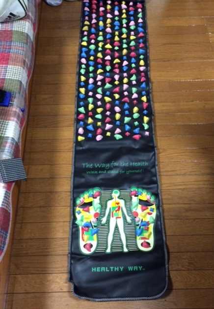 足つぼマット あらゆる素材を削ります 進興金属工業株式会社 この身も削る 社長の全力日記