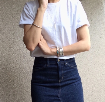 白tシャツにメンズライクアクセサリー Steady By Cc 白tシャツにメンズライクアクセサリー Steady By Cc