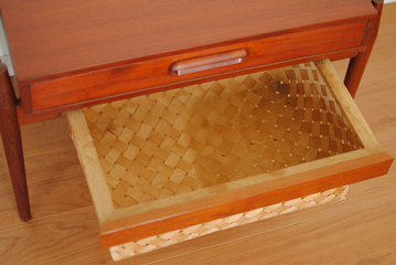 古いソーイング家具_c0215933_14223328.jpg