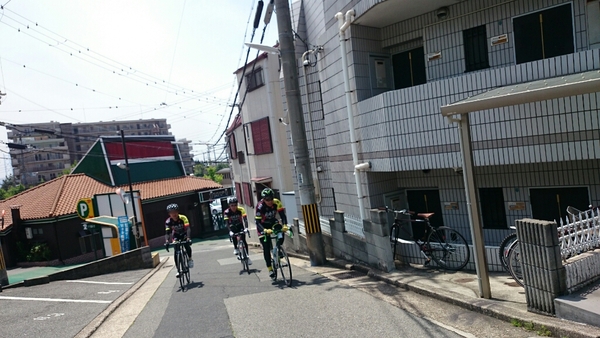 自転車乗りの朝は・・・ｽﾋﾟｰ(｡-ω-)zzZ_b0299252_112893.jpg