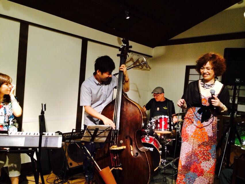 5月後半のライブ。もうとっくに6月ですね(^_^;)_d0123425_09295030.jpg