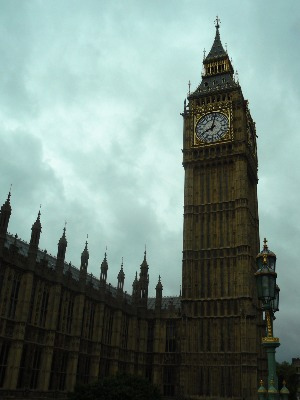 【UK 2012 買付旅】雨のマーケットとオリンピック前夜_e0338157_15350997.jpg
