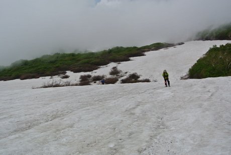 雪が少なくても鳥海山の春スキーは最高_c0242406_9431625.jpg