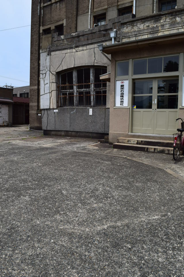 福岡県北九州市若松の上野海運ビル(大正モダン建築探訪)_f0142606_8103886.jpg