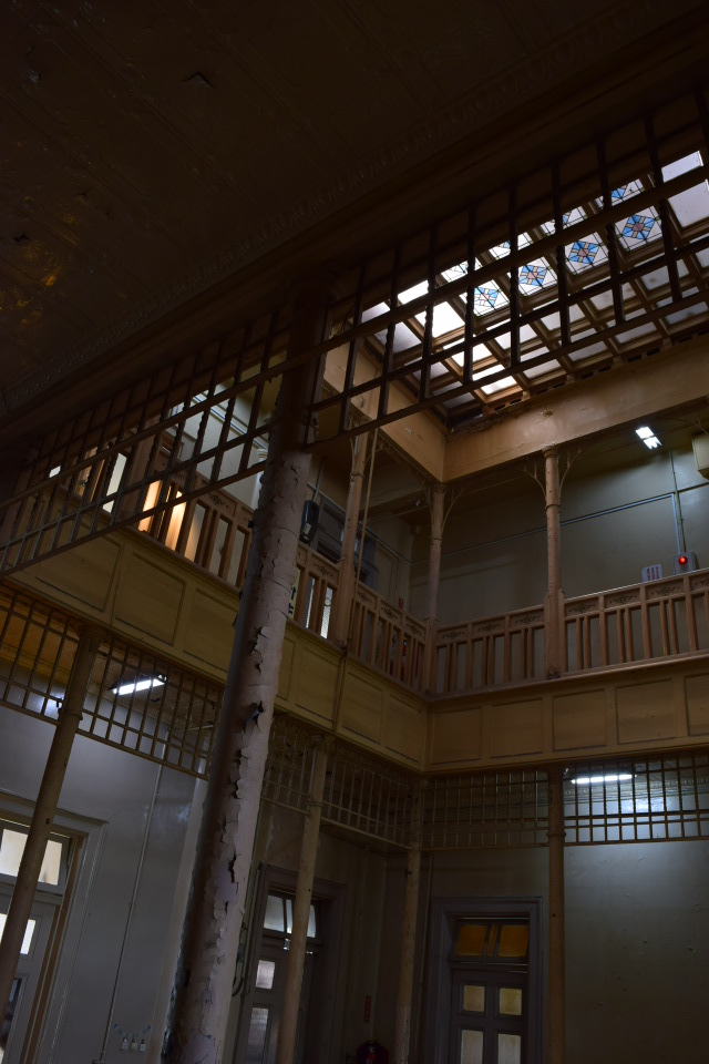 福岡県北九州市若松の上野海運ビル(大正モダン建築探訪)_f0142606_8365622.jpg