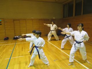 土曜日空手 宮の沢教室と麻生道場_c0118332_23184695.jpg