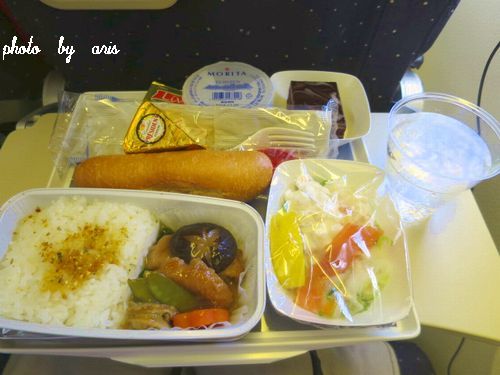 ＡＦの機内食往路～1回目☆_f0295238_08052917.jpg